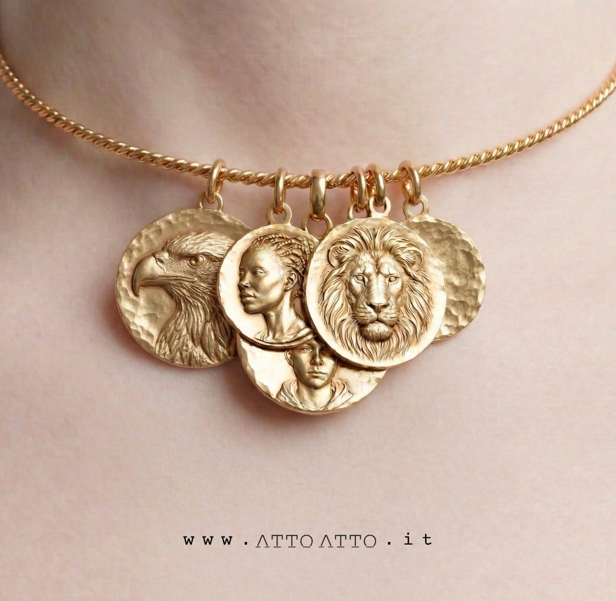 Portrait Pendant