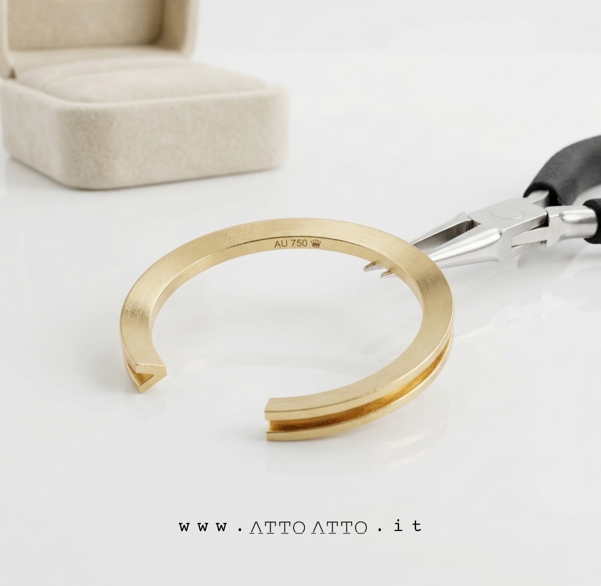 N.92 Anello personalizzato con lettere -Oro-