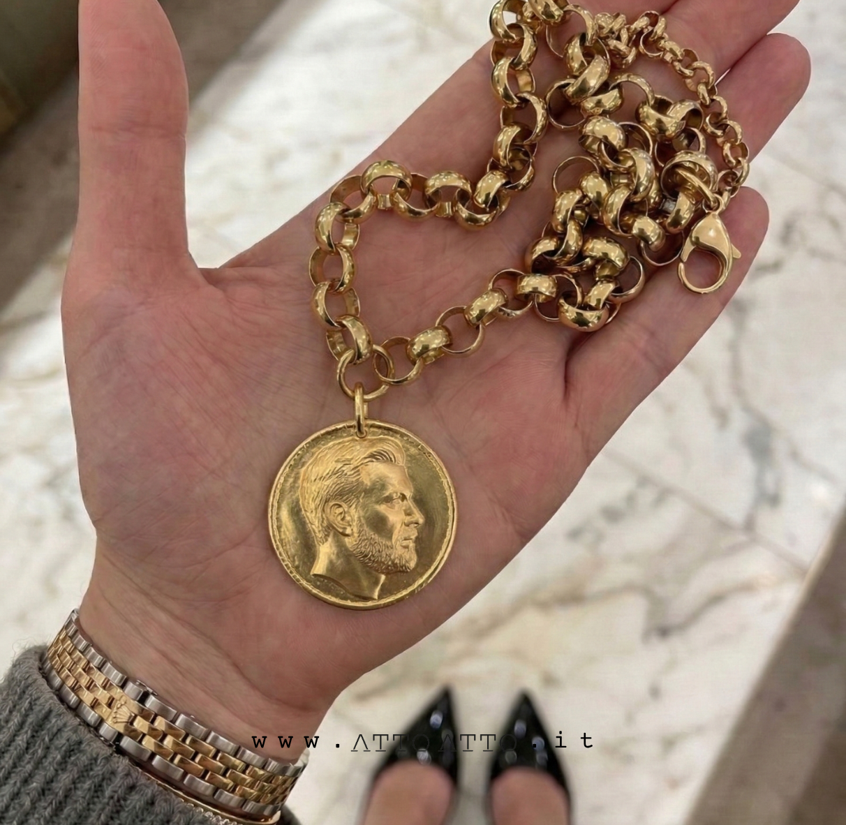 Portrait Pendant